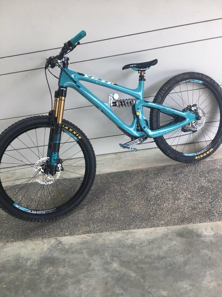 Yeti SB6 Turq Size S Sports Equipment Bicycles Parts Bicycles