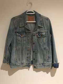 Levi’s Denim Jacket size small