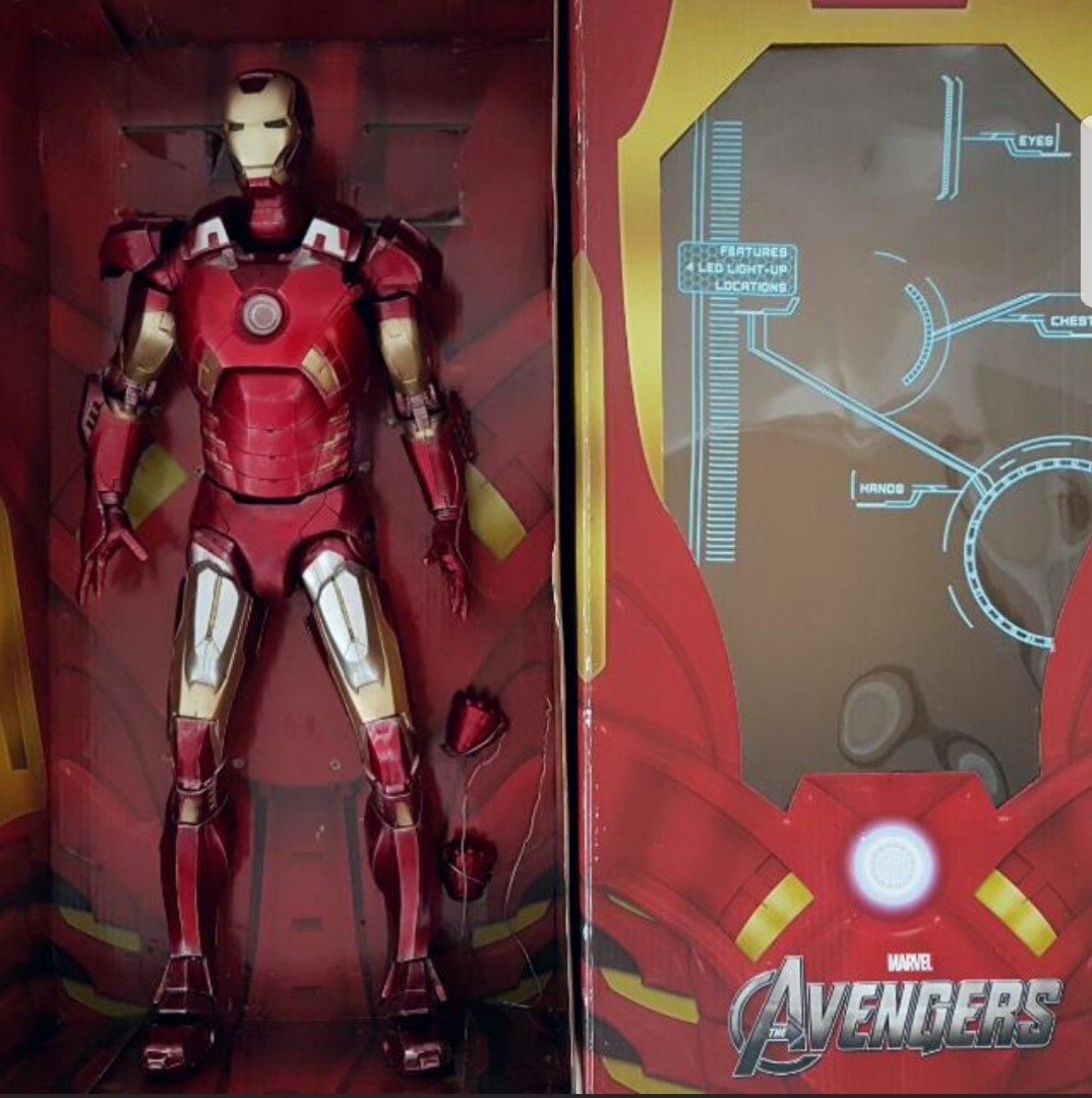 neca iron man mark 42