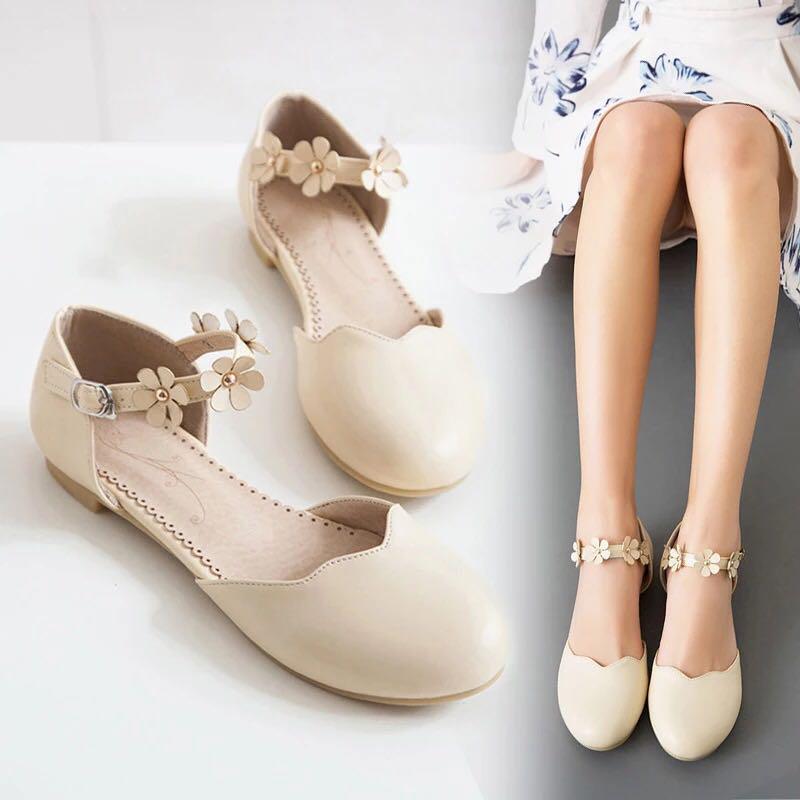 Flower Scallop Covered Toe Shoe Floral 