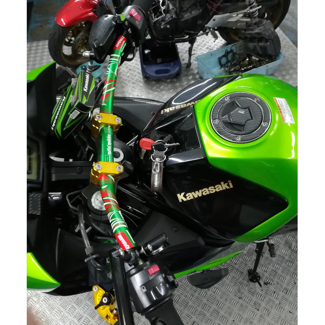 Kawasaki Ninja Z400 Handlebars color mix + Handle Clamp, Motorcycles