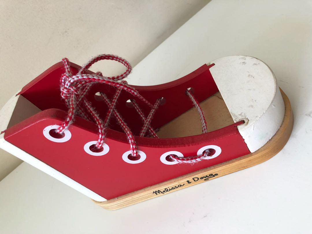 melissa and doug wooden lacing shoe