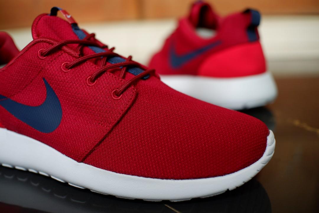 nike roshe one burgundy