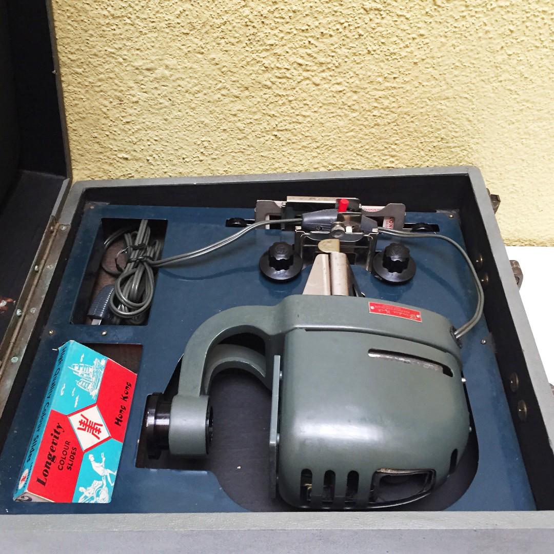 Vintage Fuji Birdie Slide Projector (BSP_02121759), Hobbies & Toys