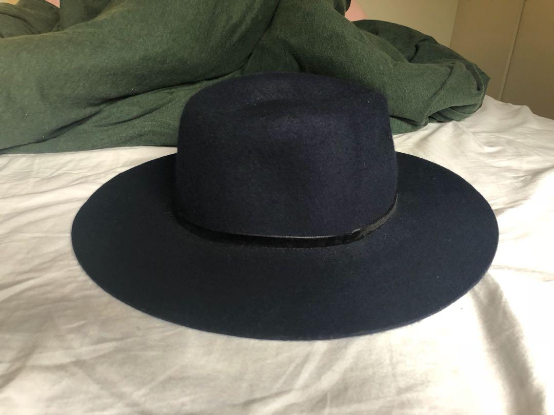 ZARA Felt Hat, Women's Fashion, Watches 