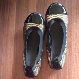 Gold and Black Basketweave with Black Toecap