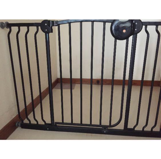 2 Lucky Baby Black Baby Gates with 2 Extn., Babies & Kids, Infant