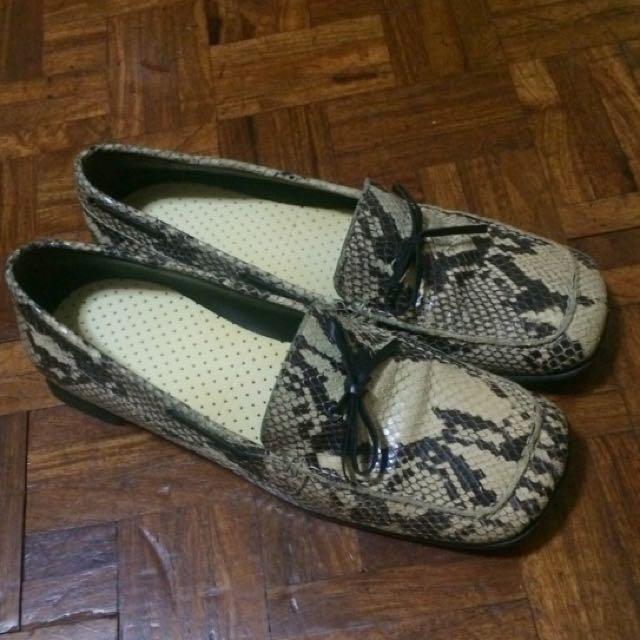 anne klein snakeskin shoes