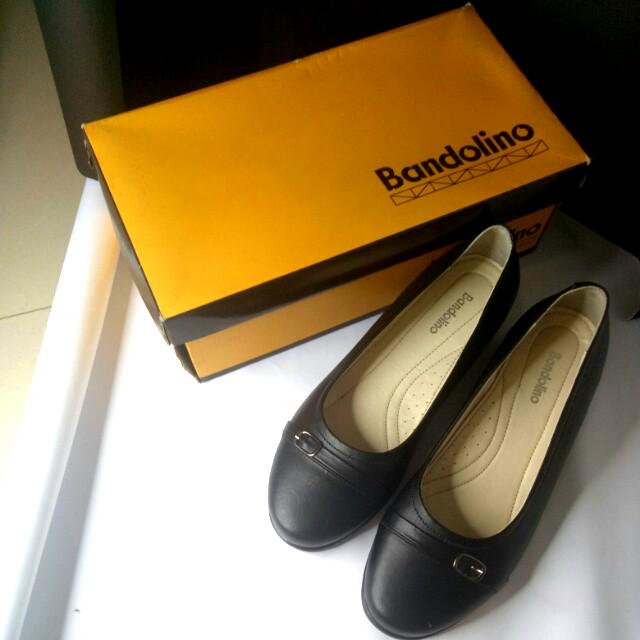 bandolino black shoes