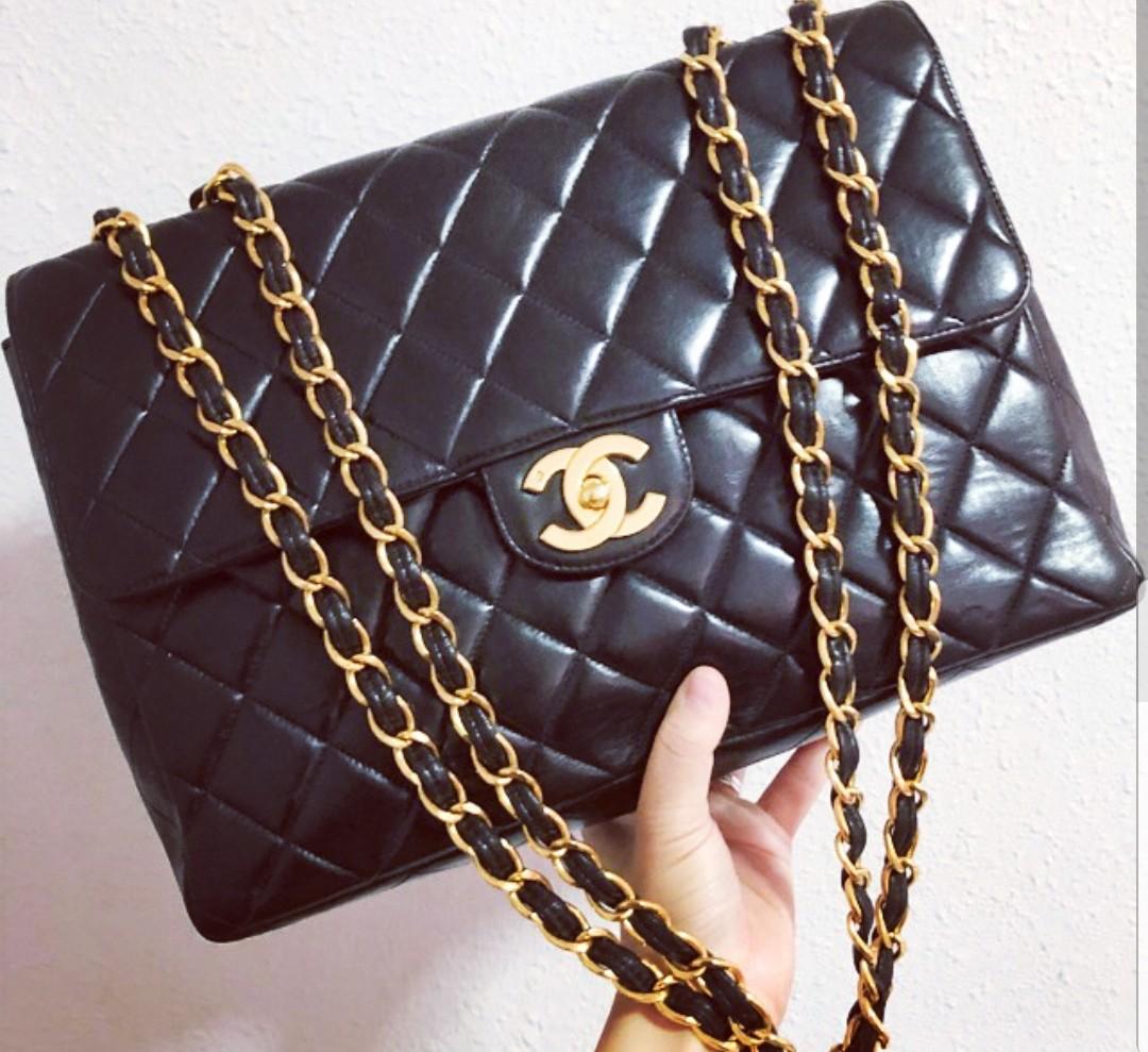 SALE!!! 💯 AUTH VINTAGE SALE CHANEL 12 Inch Jumbo Lambskin Diamond