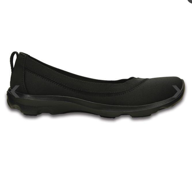 Crocs women shoes women s busy day stretch flat Women s Fashion Footwear Flipflops and Slides on Carousell