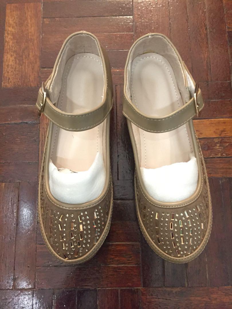 Esarli Platform (Category: Heels) located in Gombak. Submitted by lilacpurple (Listing ID 181933951, Image 2). Description: Brand new. Bought at RM 89.90. Letgo due to limited space for storage. .