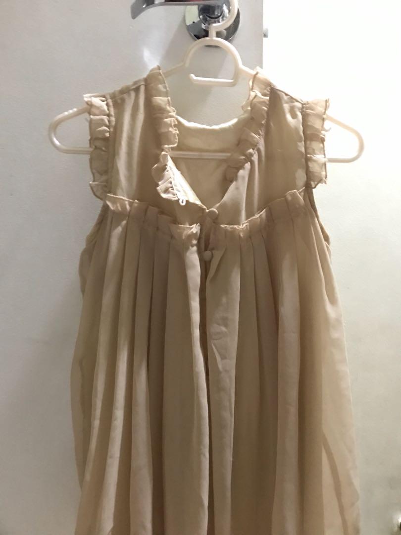 Flowy top from Thailand (Category: Traditional & Ethnic wear) located in Makati City. Submitted by celers (Listing ID 181836254, Image 1). Description: Lacks a button..
