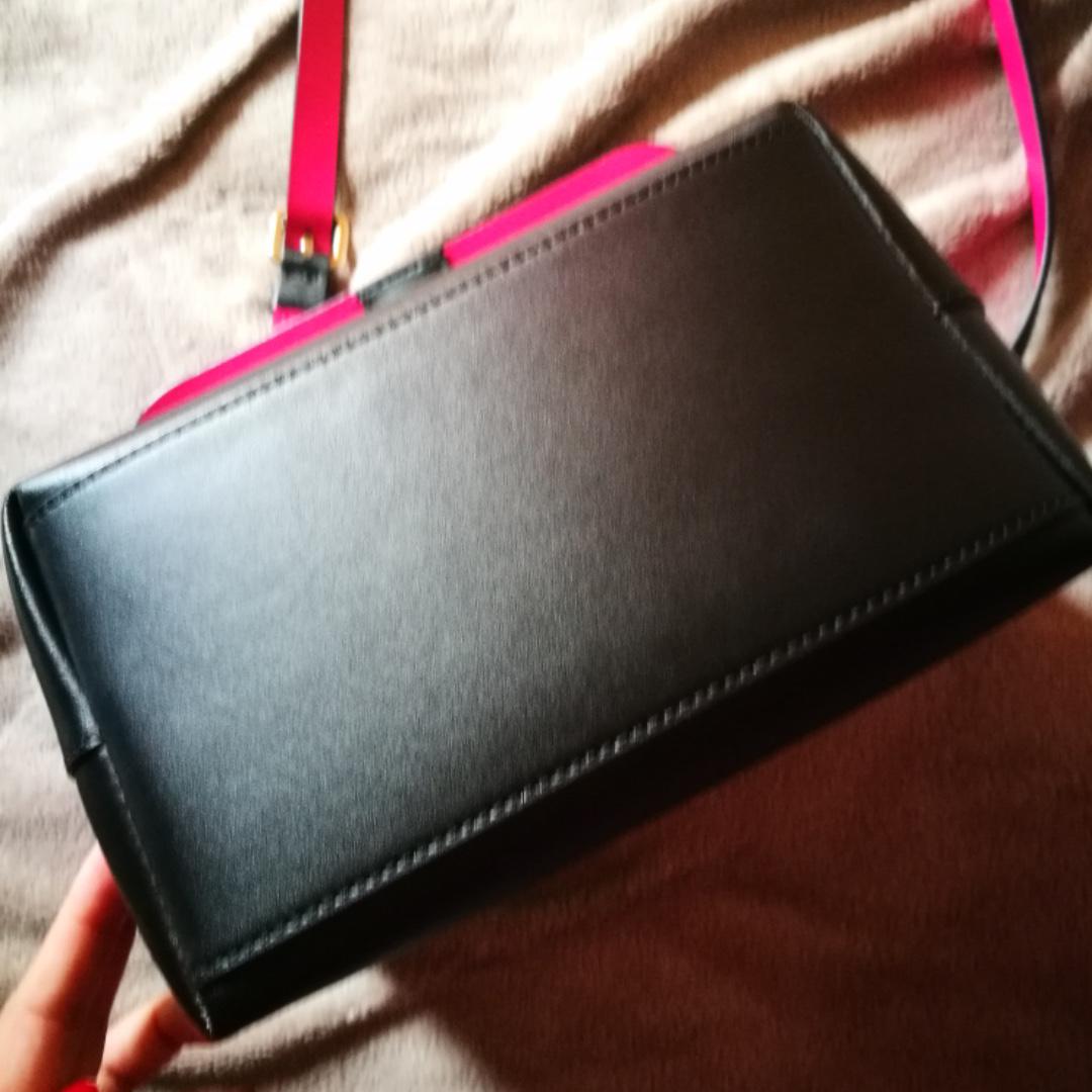 Kate spade black clearance tote with pink lining
