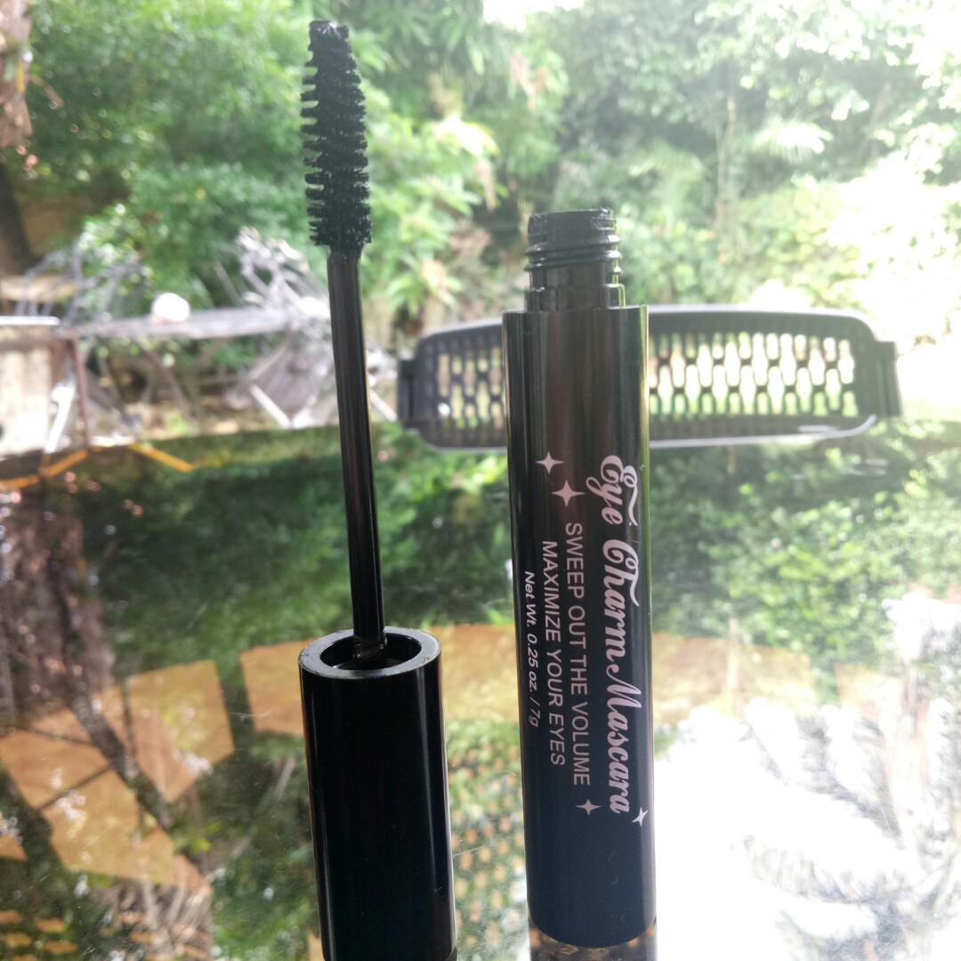 Miniso Eye Makeup Set Eye Charm Mascara, Eyeshadow Bars in Shimmer