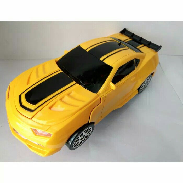 Mobil Balap Warna Kuning