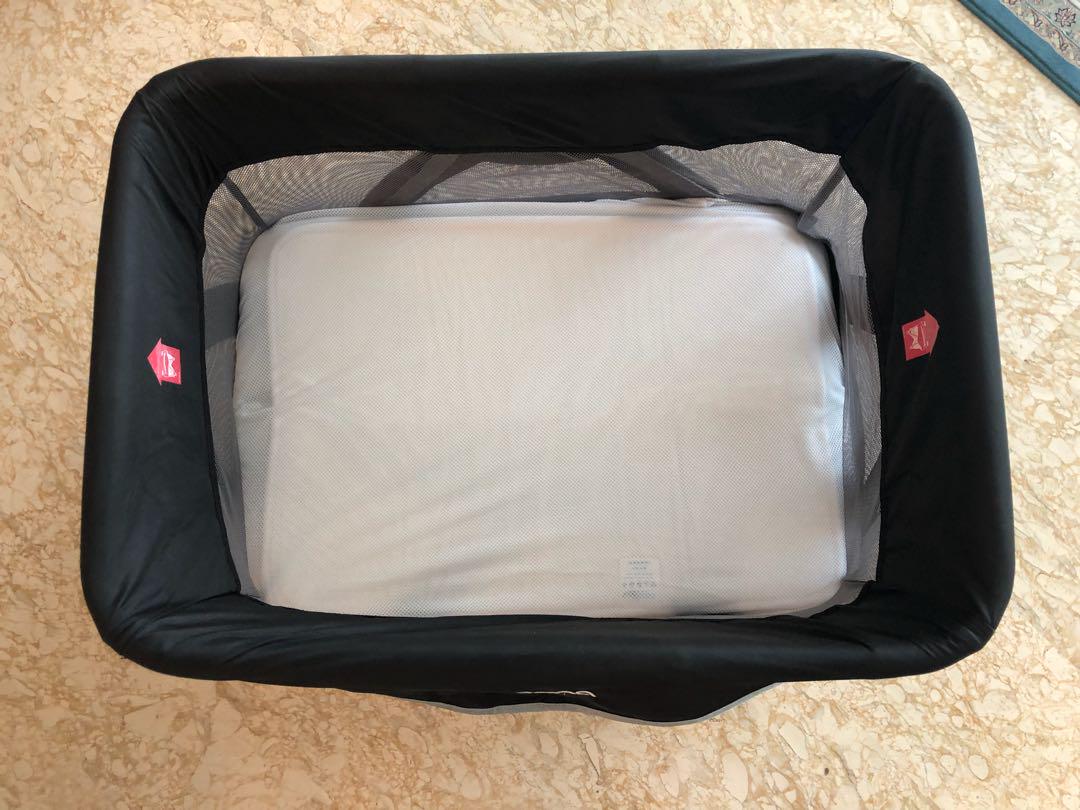 NUNA SENA Travel Cot & Playpen, in midnight black, Babies & Kids, Baby