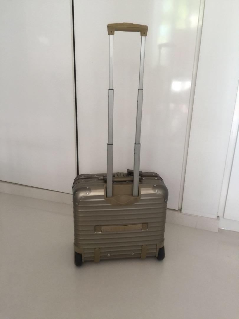 Rimowa Topas Titanium Bus 40Tr Business Trolley 920.40.03.2 Two Wheels