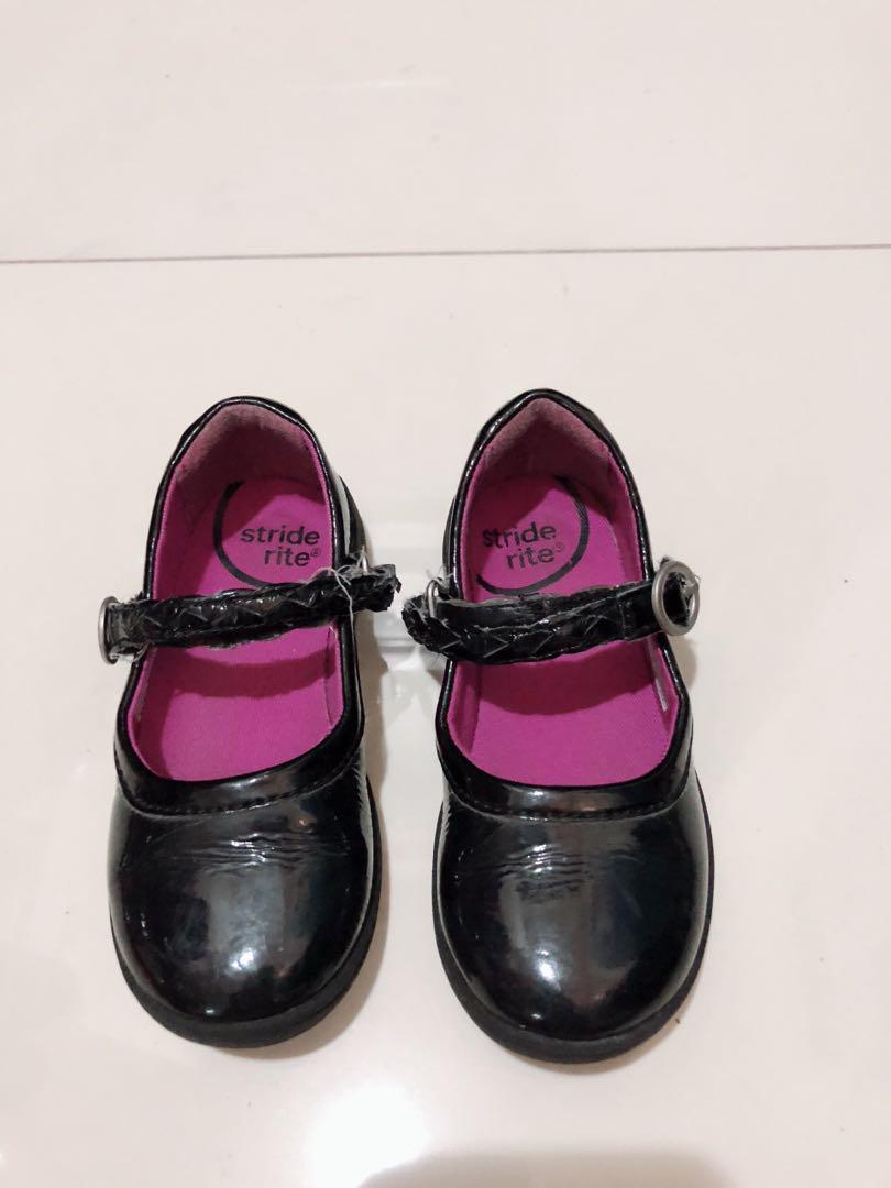 stride rite black shoes