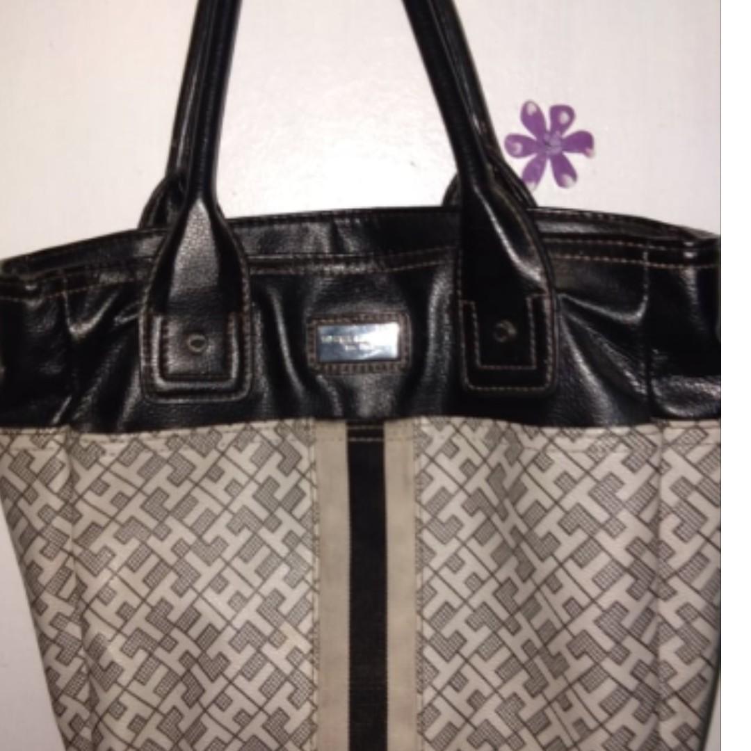 tommy hilfiger brown leather bag