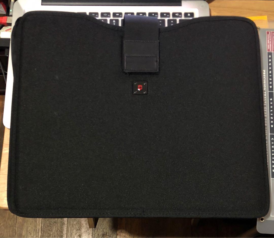 victorinox laptop sleeve