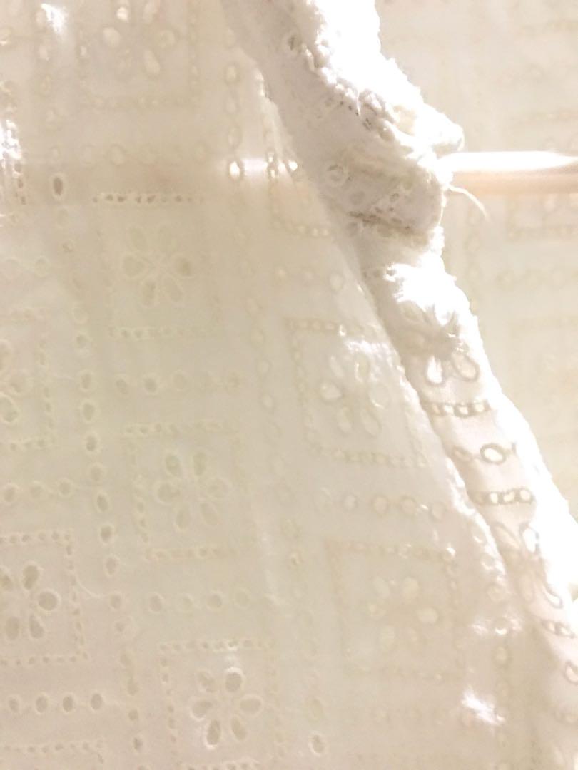 Zara Woman White Polo (Category: Others Tops) located in Makati City. Submitted by celers (Listing ID 181835265, Image 3). Description: .