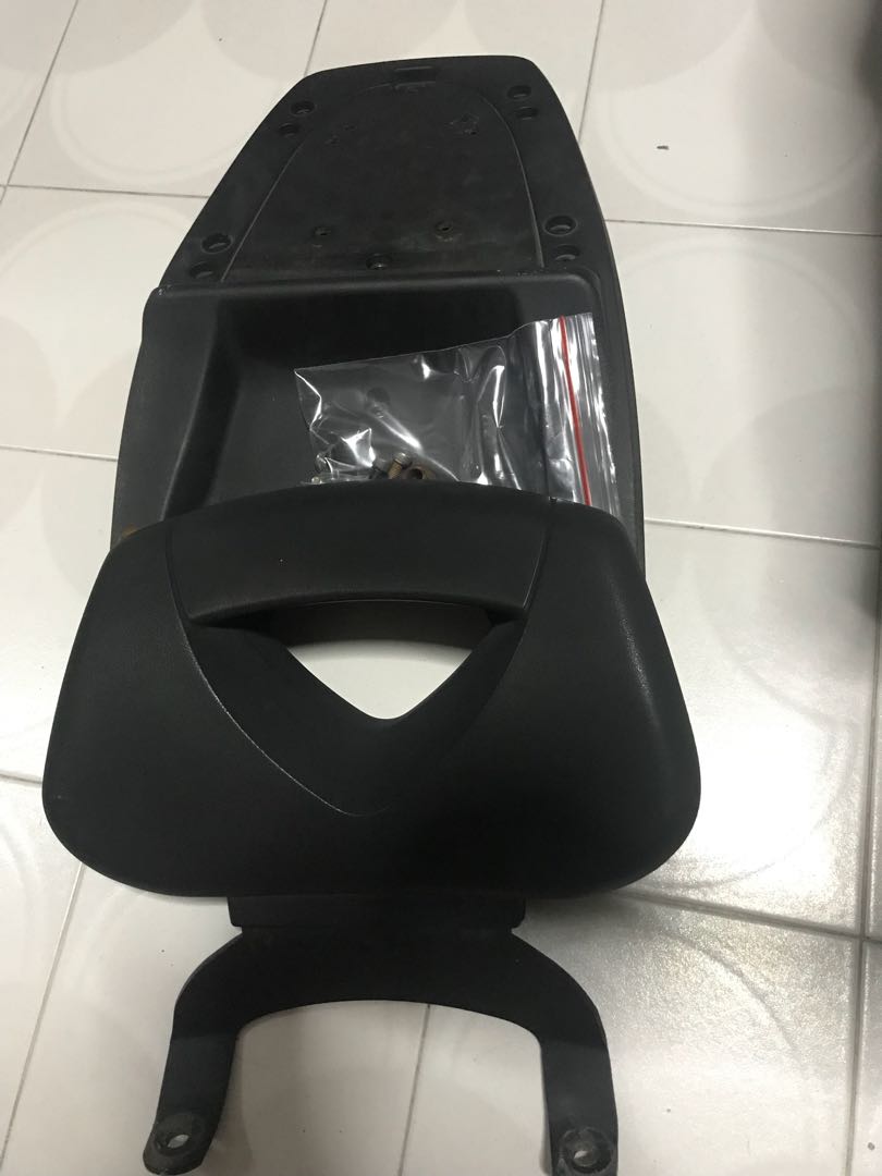 Back rest and rack for yamaha majesty 400, Motorcycles, Motorcycle