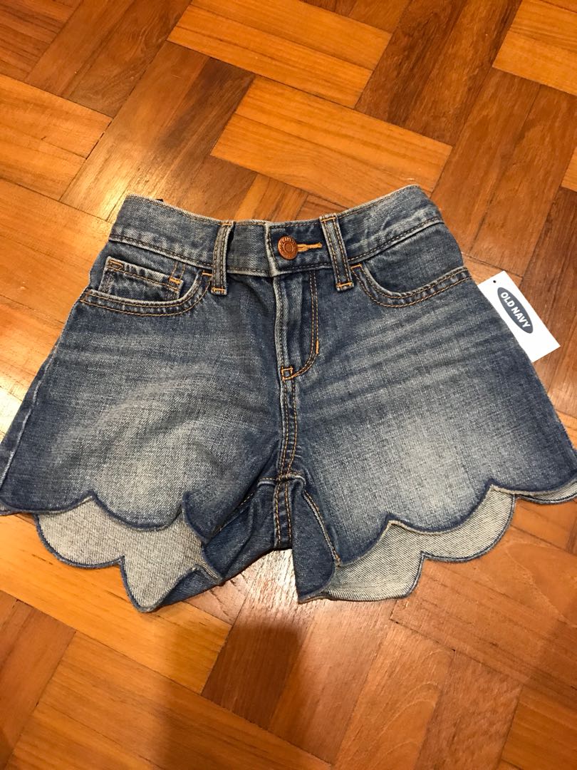 BNIP Old Navy Girls denim shorts with scalloped edges so pretty