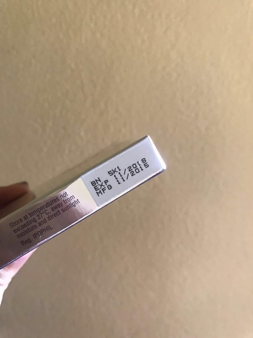 Celeteque blush and face contour kit in peach (Category: Face Care) located in Quezon City. Submitted by lovingsh0pping (Listing ID 177683972, Image 3). Description: Never been used Sealed Shade: peach Exp: 11/2018 #sweldosale99 .