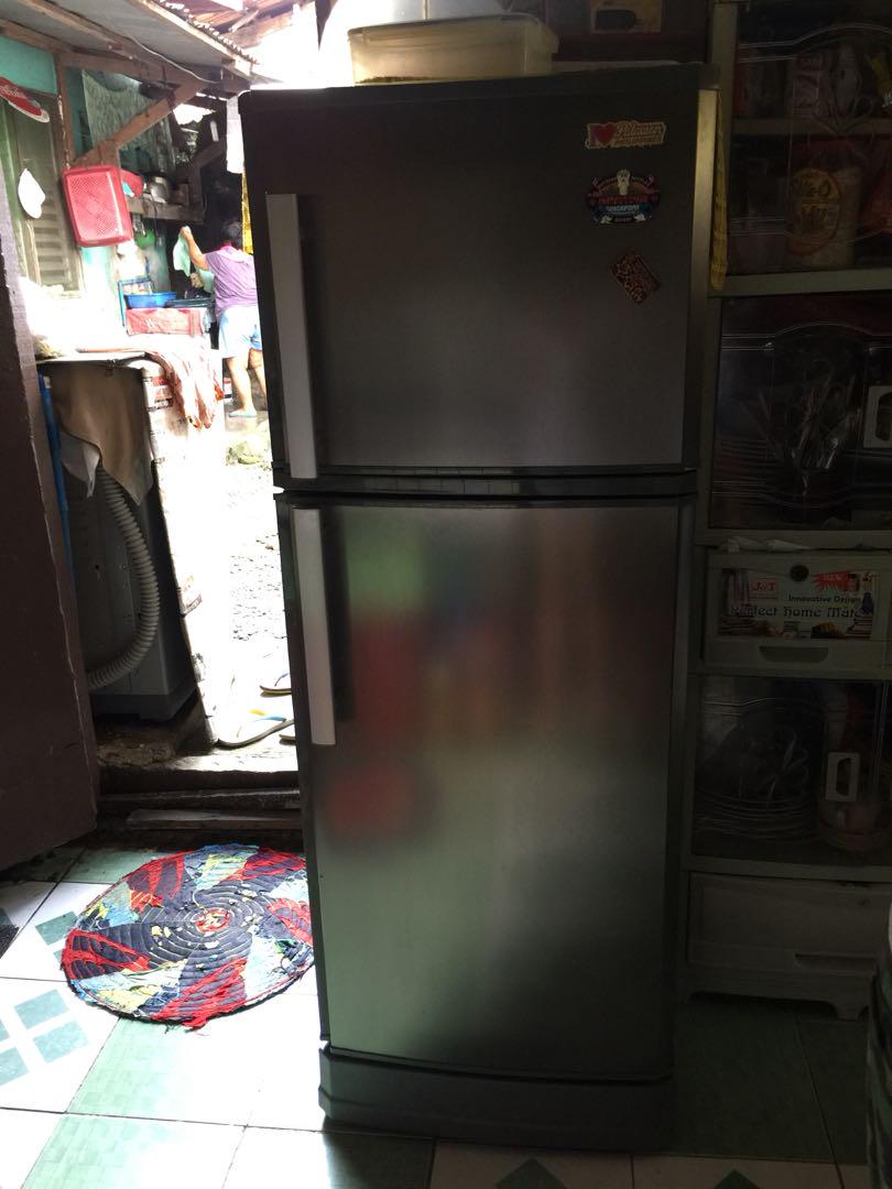 Condura 9 deals cu ft refrigerator