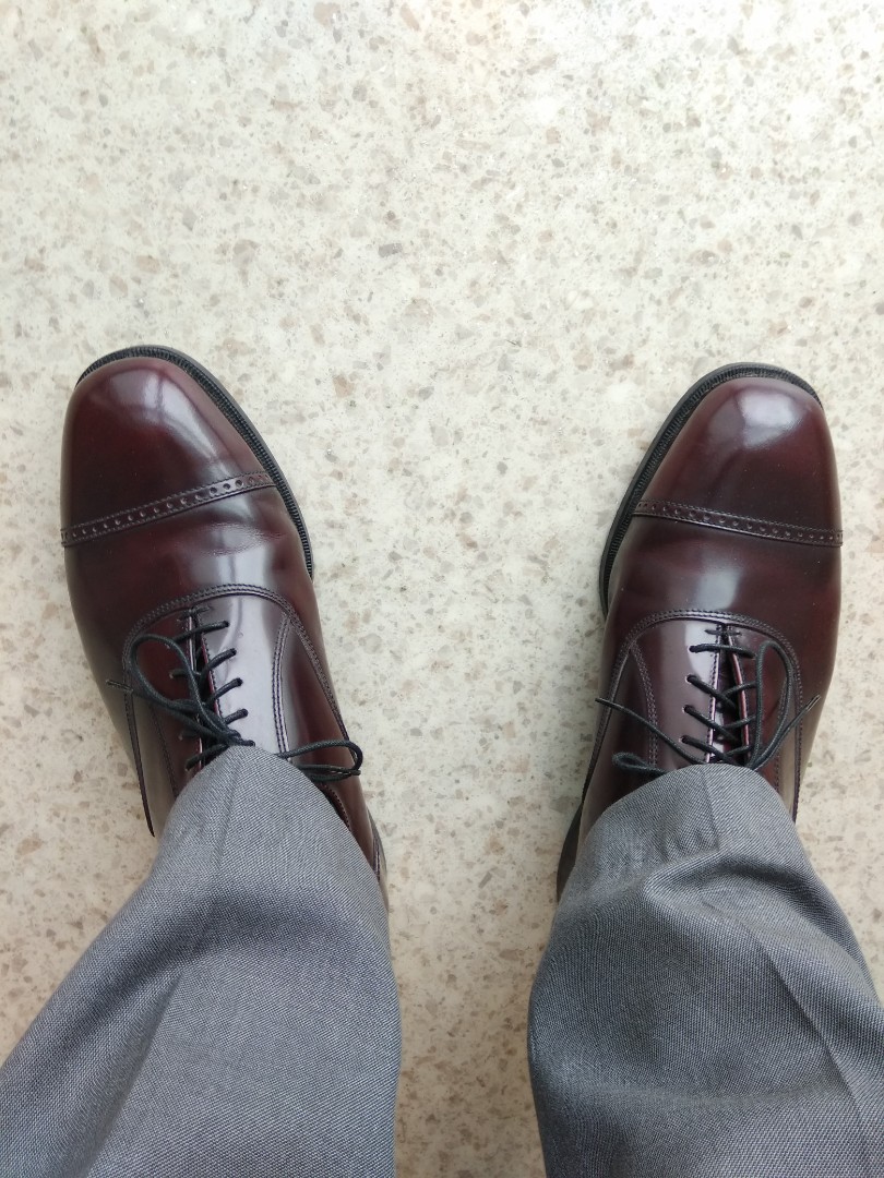 Florsheim Lexington leather shoe. Burgundy colour. Size 9.5 D