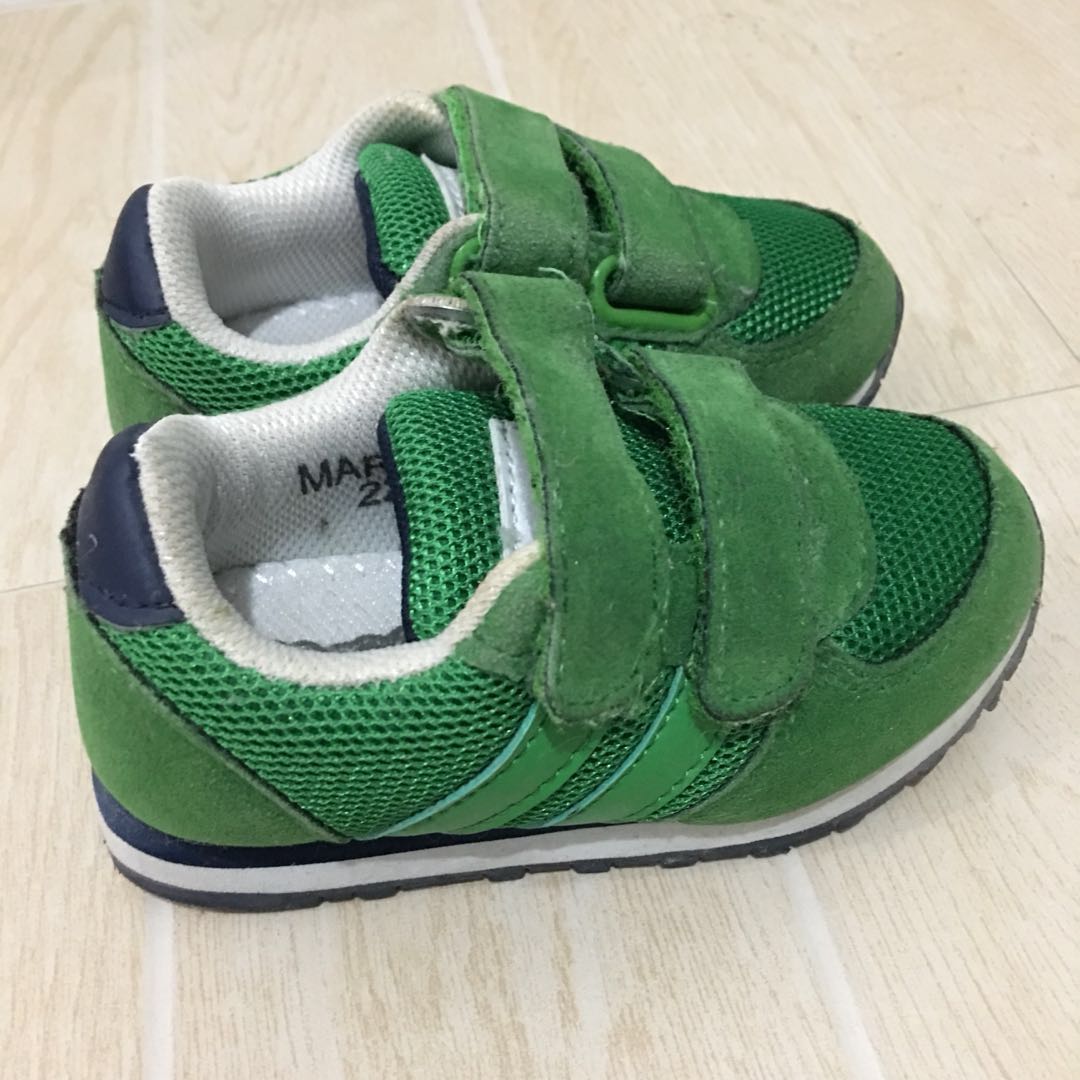 green rubber shoes