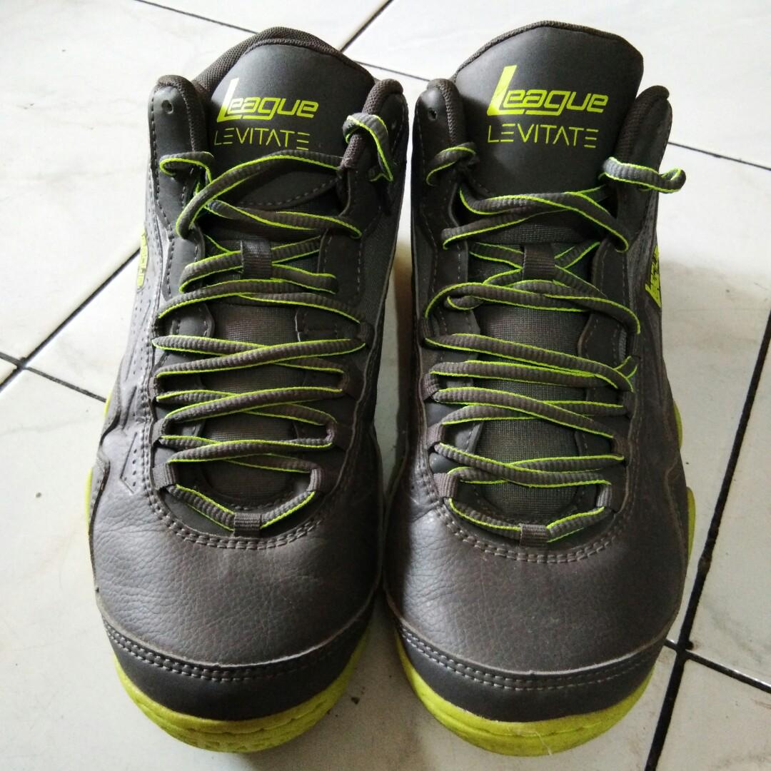 Sepatu Basket League Levitate Olah Raga Perlengkapan Olahraga Lainnya Di Carousell