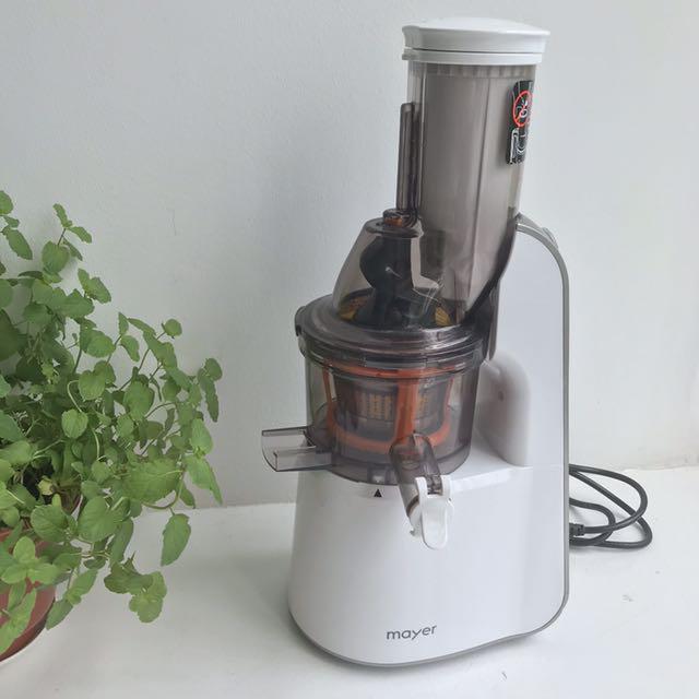 Mayer Slow Juicer MMJ12B, TV & Home Appliances, Kitchen Appliances, Juicers, Blenders & Grinders