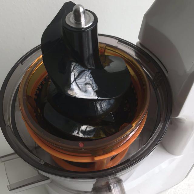 Mayer Slow Juicer MMJ12B, TV & Home Appliances, Kitchen Appliances