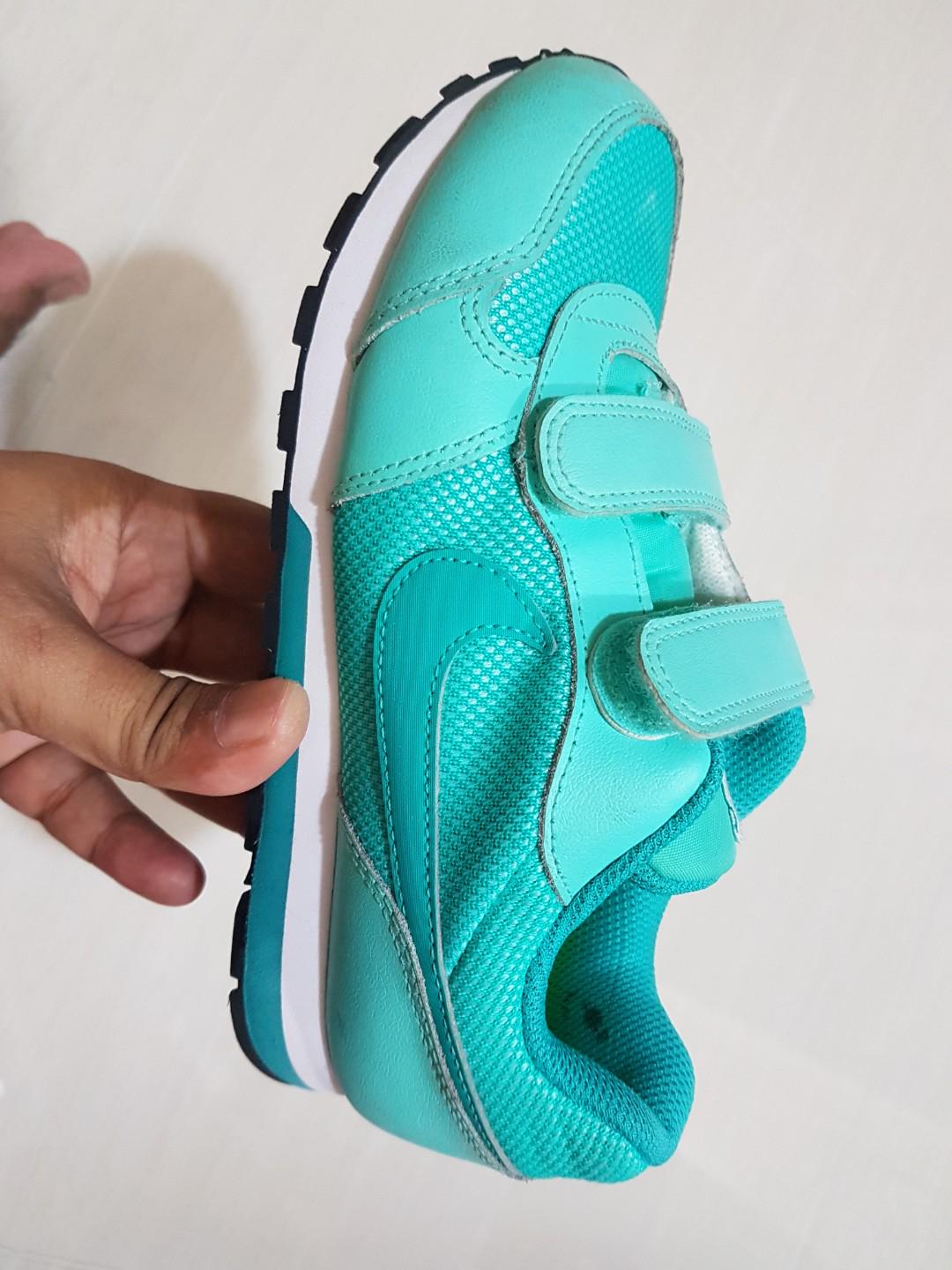 Girls teal nike shoes hot sale
