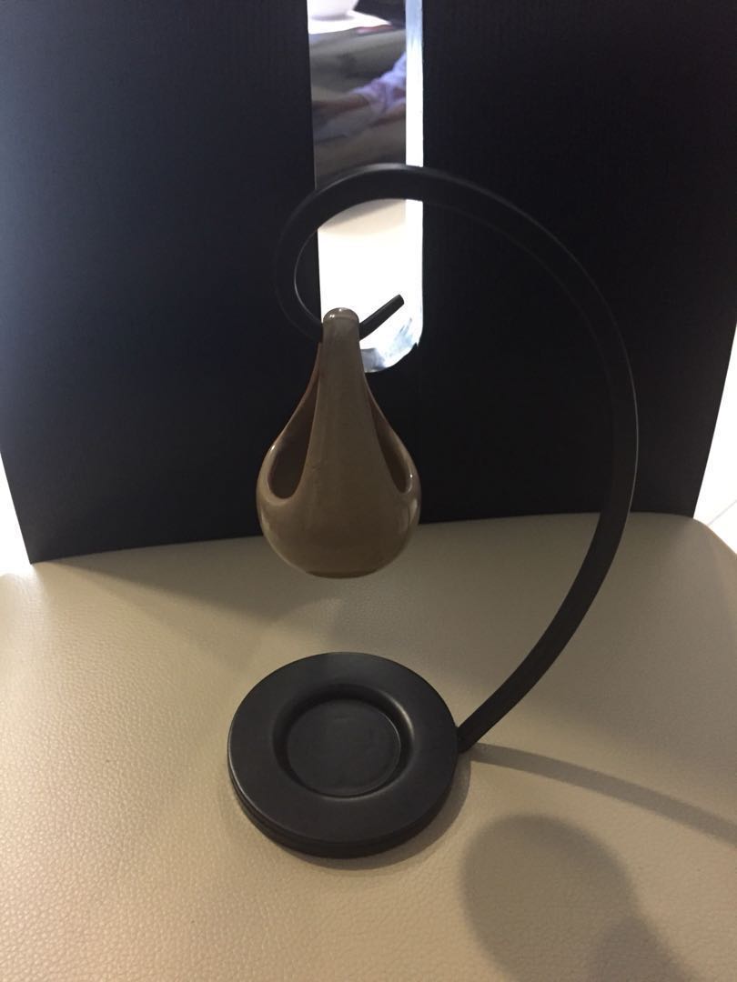 The Body Shop oil burner, Everything Else on Carousell