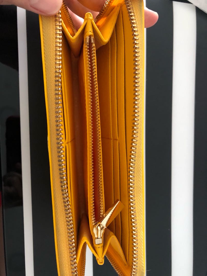 Tory Burch yellow wallet, Women's Fashion, Bags & Wallets, Wallets & Card Holders on Carousell