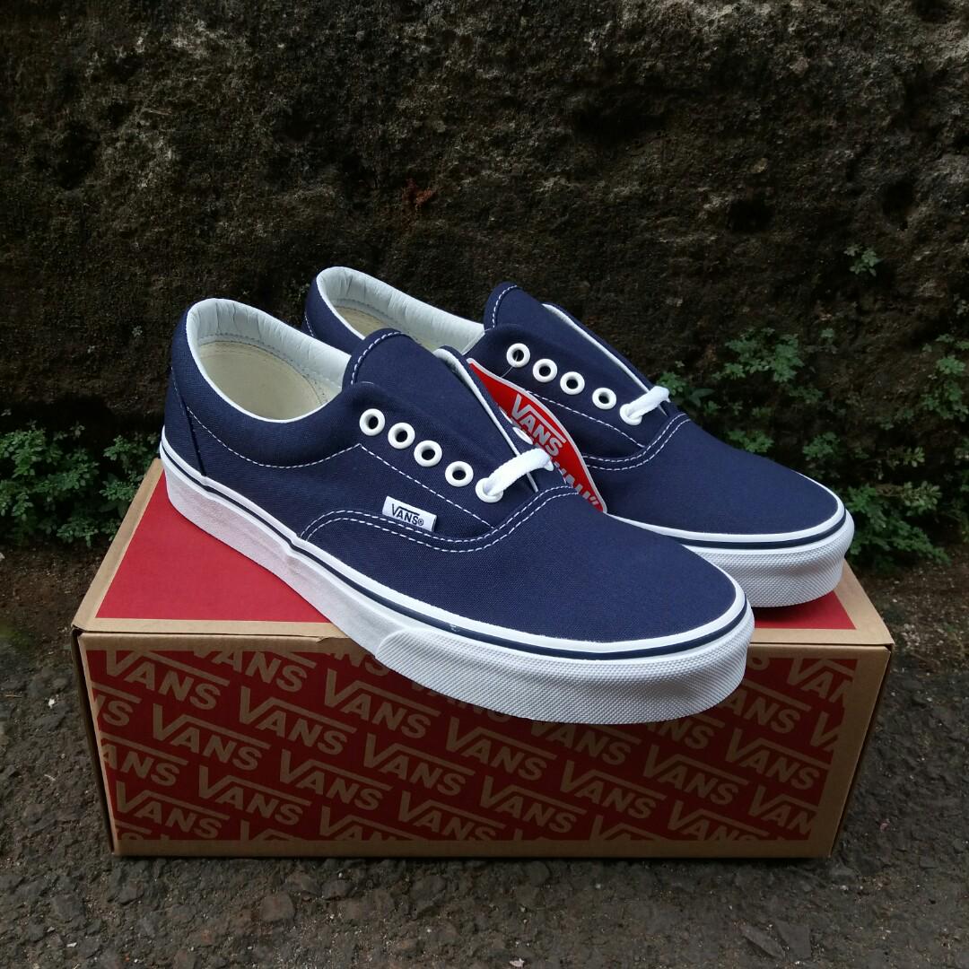 vans era blue navy