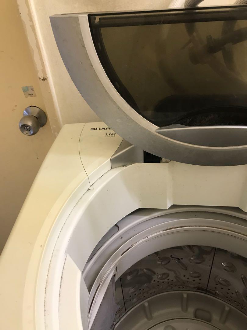 Washing Machine (Category: Washing Machines and Dryers) located in Bangi. Submitted by dayang80 (Listing ID 182018554, Image 2). Description: Sharp washing machine 11kg. Very good condition. .