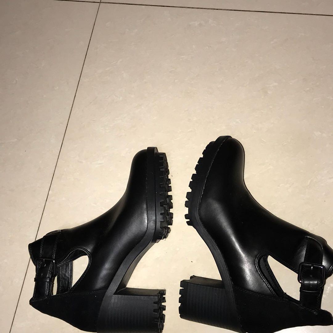 Zara Black Open Track Sole Boots Trafaluc On Carousell