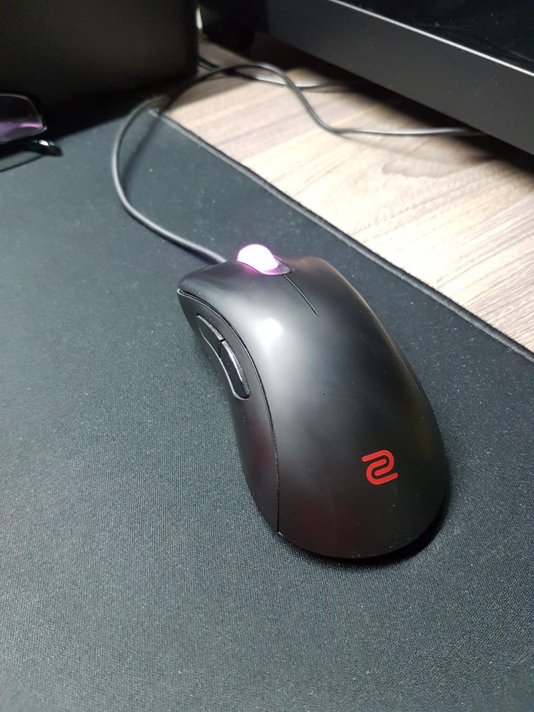 Zowie Ec2 A Gaming Mouse Electronics Computer Parts Accessories On Carousell