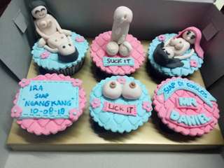 Bridal cupcakes / cupcake , custom