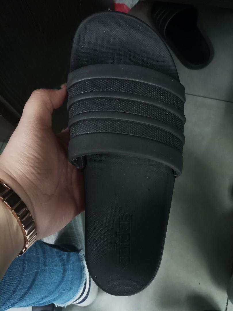 adilette triple black