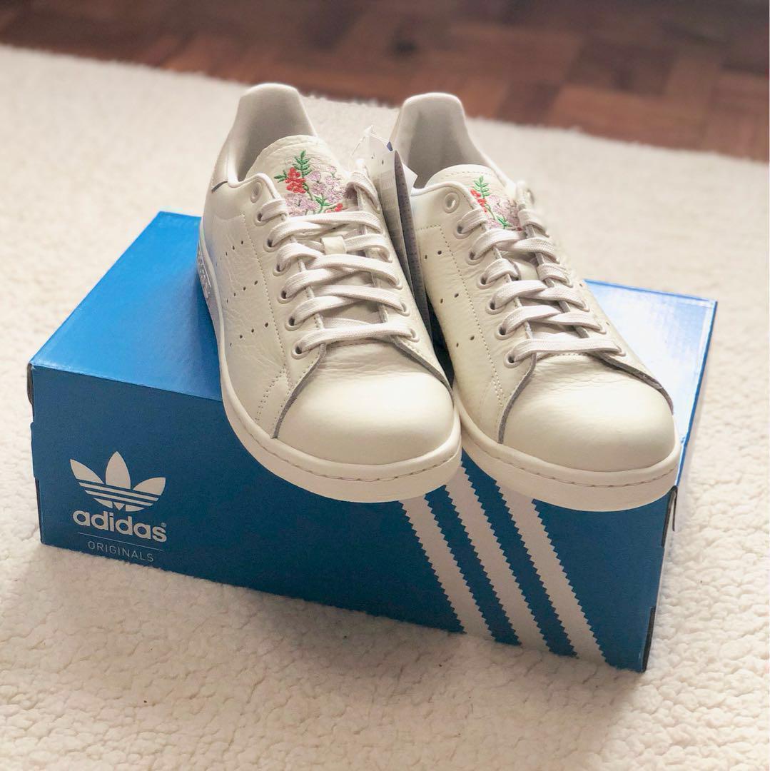 Adidas originals stan deals smith embroidered leather sneakers