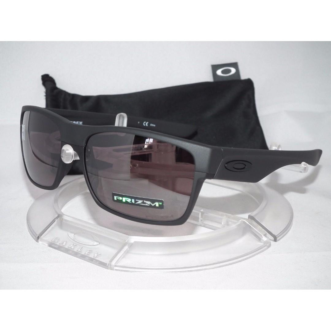 oakley covert