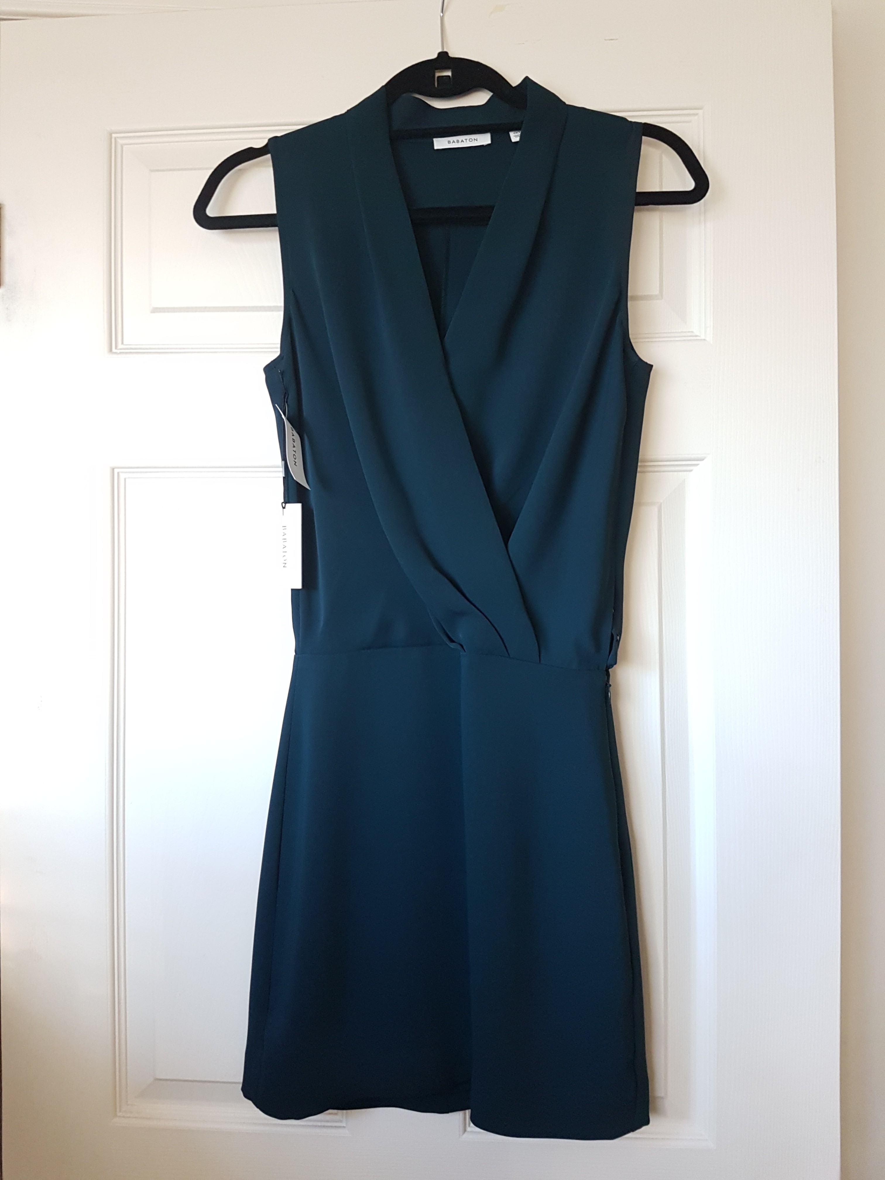 BNWT Aritzia Babaton Phoenix Dress in Everest size 00 Women s