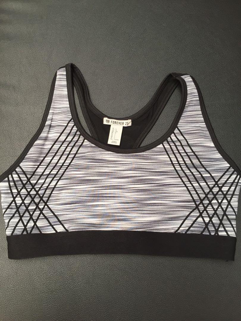 Forever 21 sports bra (Category: Activewear) located in Cainta. Submitted by GoodFinds_PH (Listing ID 165643503, Image 1). Description: 💯 authentic 💯 trusted seller All from Forever 21 overruns Size: large (we also have size small) Follow and message me for more details🤗.