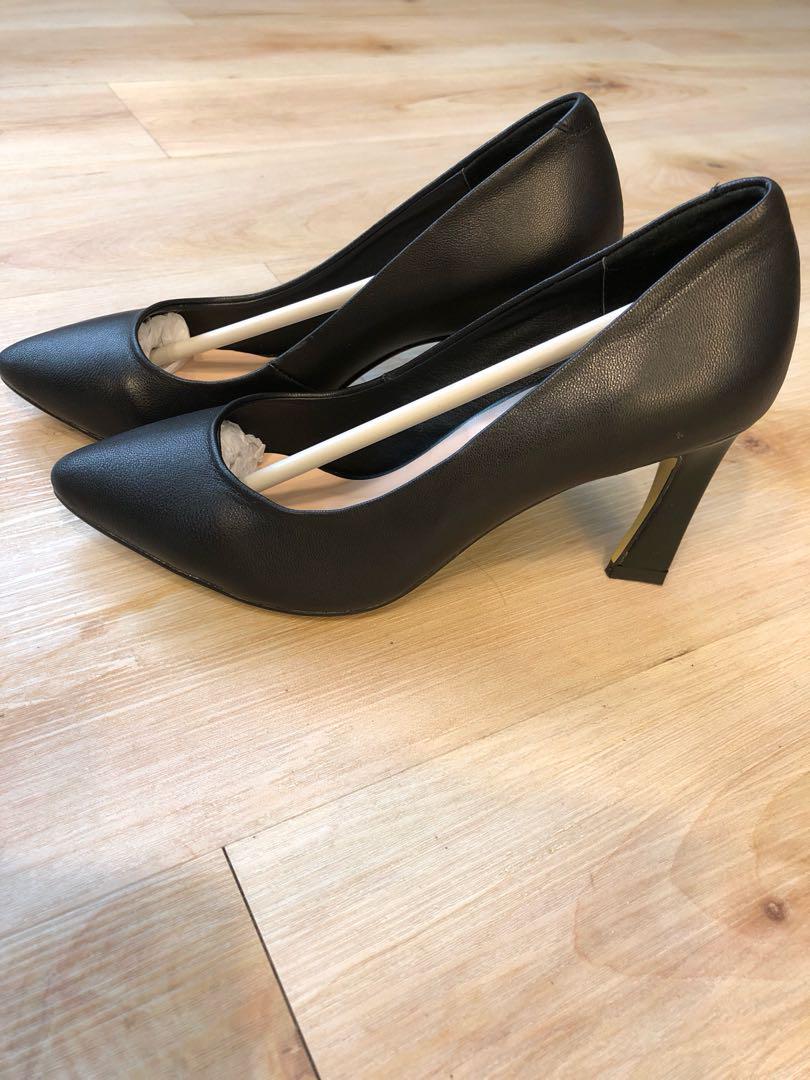 Ladies Black Leather Court Shoe, Women 