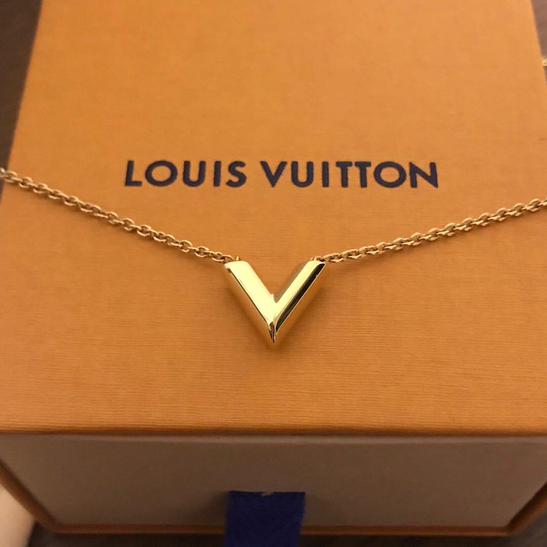 LOUIS VUITTON Essential V Bracelet